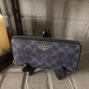 **** SOLD!!! **** Coach wallet